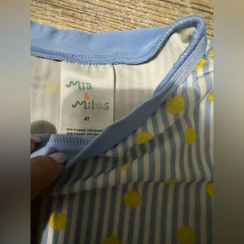 BUNDLE !! Bathing suit 3T and 4T. #1